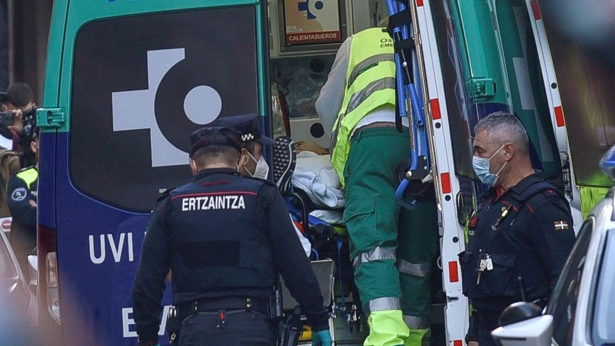 Muere una mujer golpeada por una farola derribada por un conductor ebrio y sin carné en Vizcaya