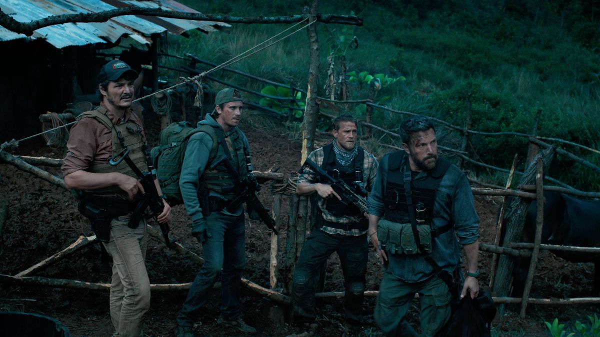 'Triple frontera': Ben Affleck se lía a tiros con los narcos en la última película Netflix