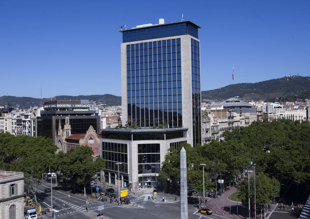 Foto: El edificio de 20 plantas situado en el número 111 del emblemático Passeig de Gràcia de Barcelona.