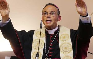 El Papa suspende al obispo del lujo 