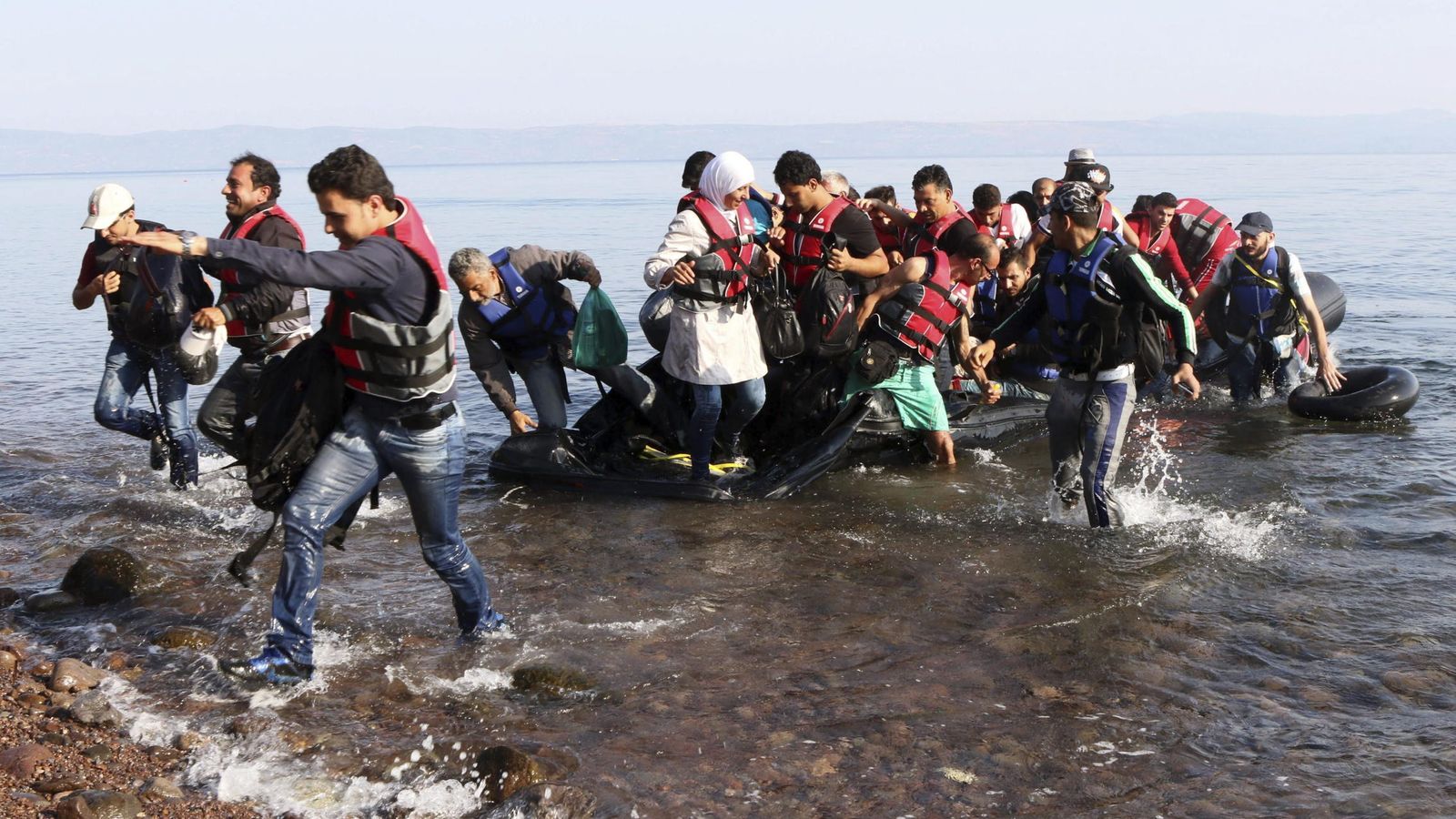 Foto: Refugiados llegan a la isla griega de Lesbos