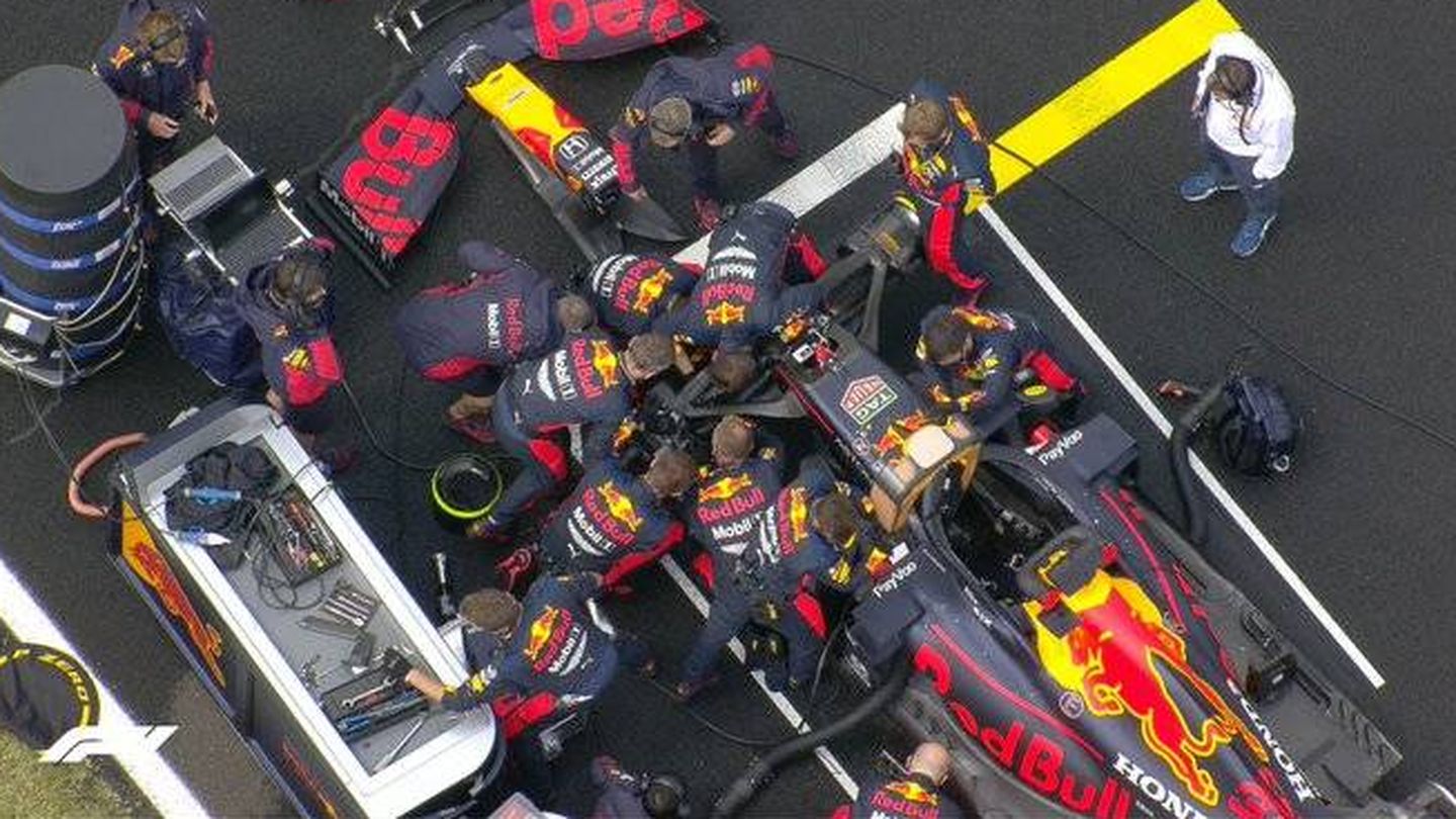 Los mecánicos de Red Bull llevaron a cabo un gran trabajo en la parrilla de Hungaroring a pesar de no dormir la noche anterior