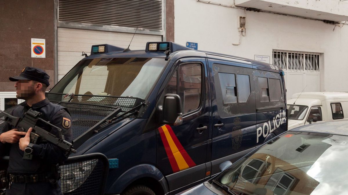 Atan a una mujer para robarle en su casa de Tenerife, pero logra llamar a la policía