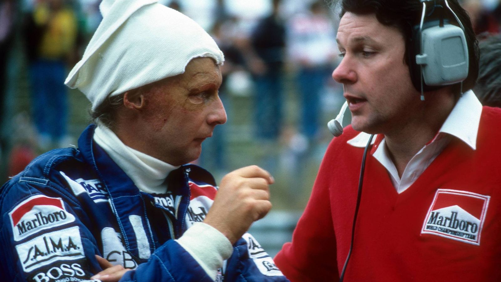 Foto: Niki Lauda charlando con John Barnard.