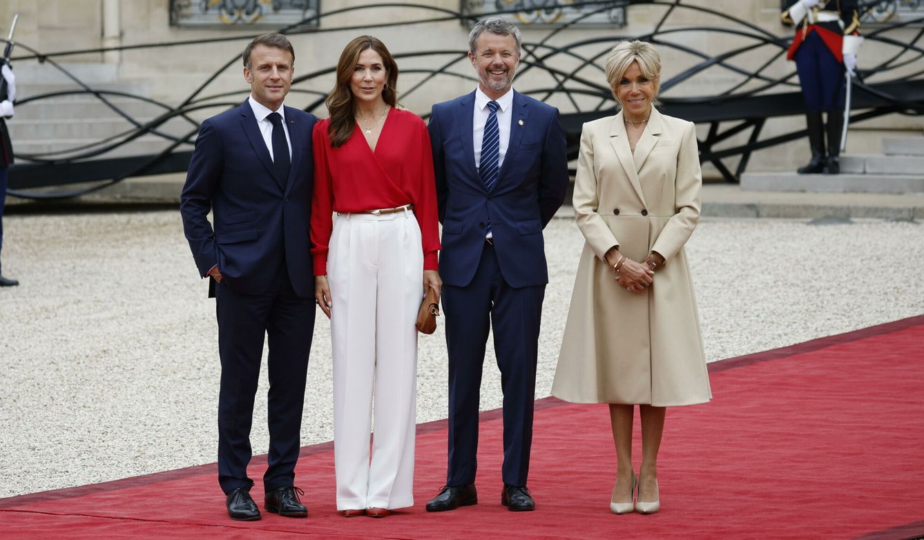 Los reyes de Dinamarca con los Macron. (Efe)