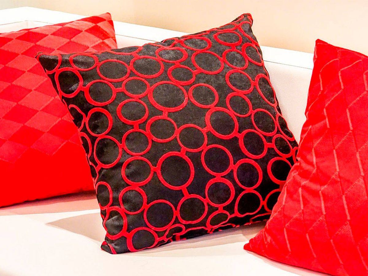 Foto: Almohadones y cojines decorativos para alegrar y dar color a tu hogar (Pixabay)