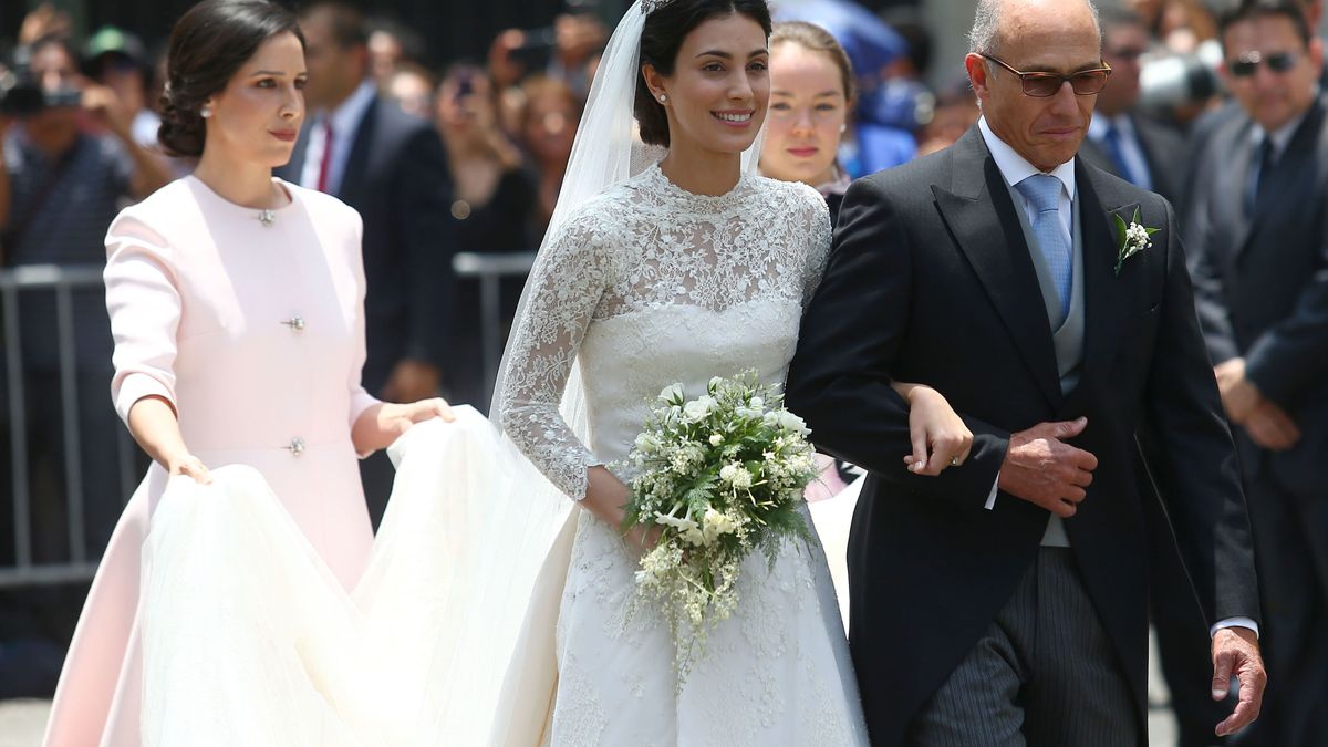 El vestido, la tiara, las joyas... Todos los detalles del look nupcial de Sassa de Osma