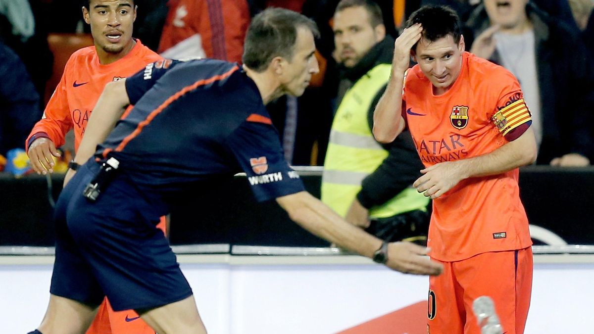 Competición mantiene la roja a Isco... y la amarilla a Messi tras sufrir una agresión