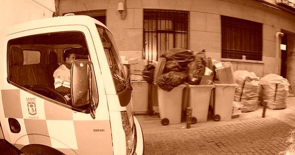 Foto: Camión de recogida de basura en Madrid. (EFE)