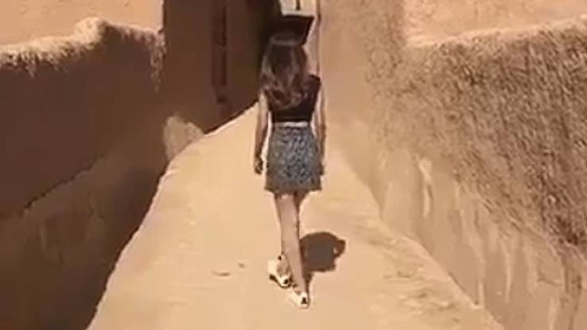 Detenida la mujer que se filmó paseando en minifalda en Arabia Saudí 