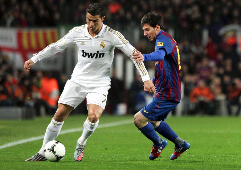 Foto: Cristiano Ronaldo y Messi, durante la disputa de un Clásico