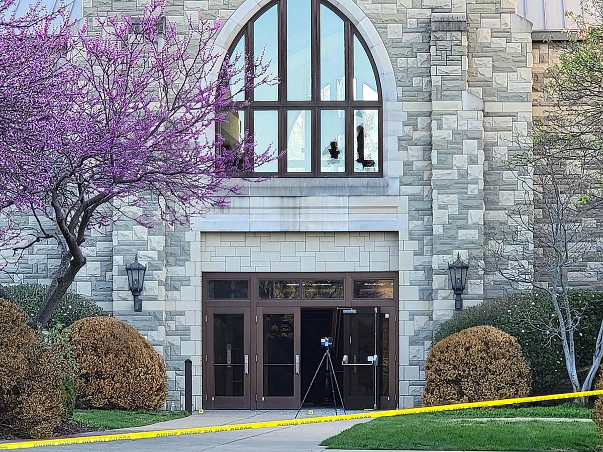 Foto: la iglesia presbiteriana de Covenant, en Nashville, donde murieron seis personas en marzo 2023