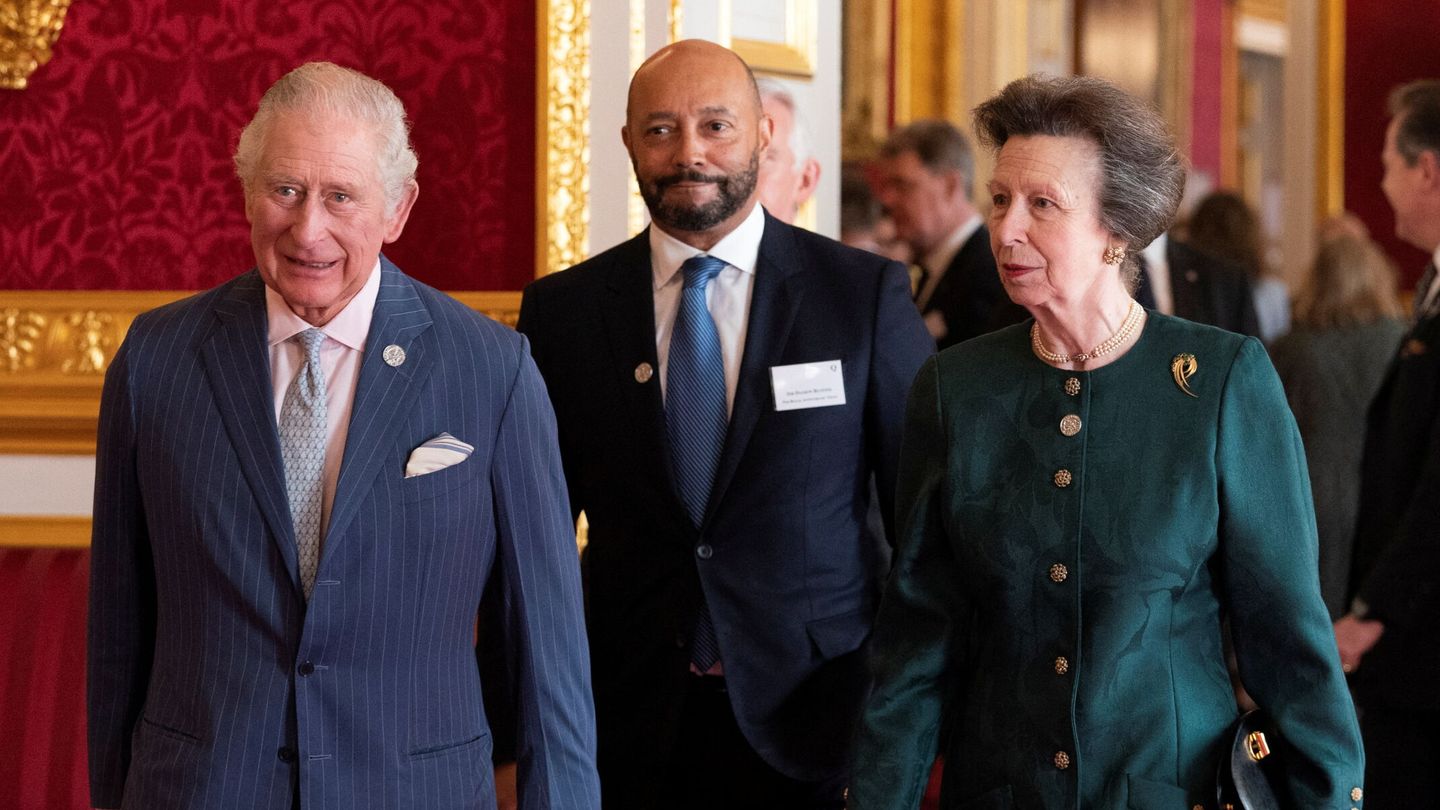 El príncipe Carlos y la princesa Ana. (Reuters/Kirsty O'Connor)