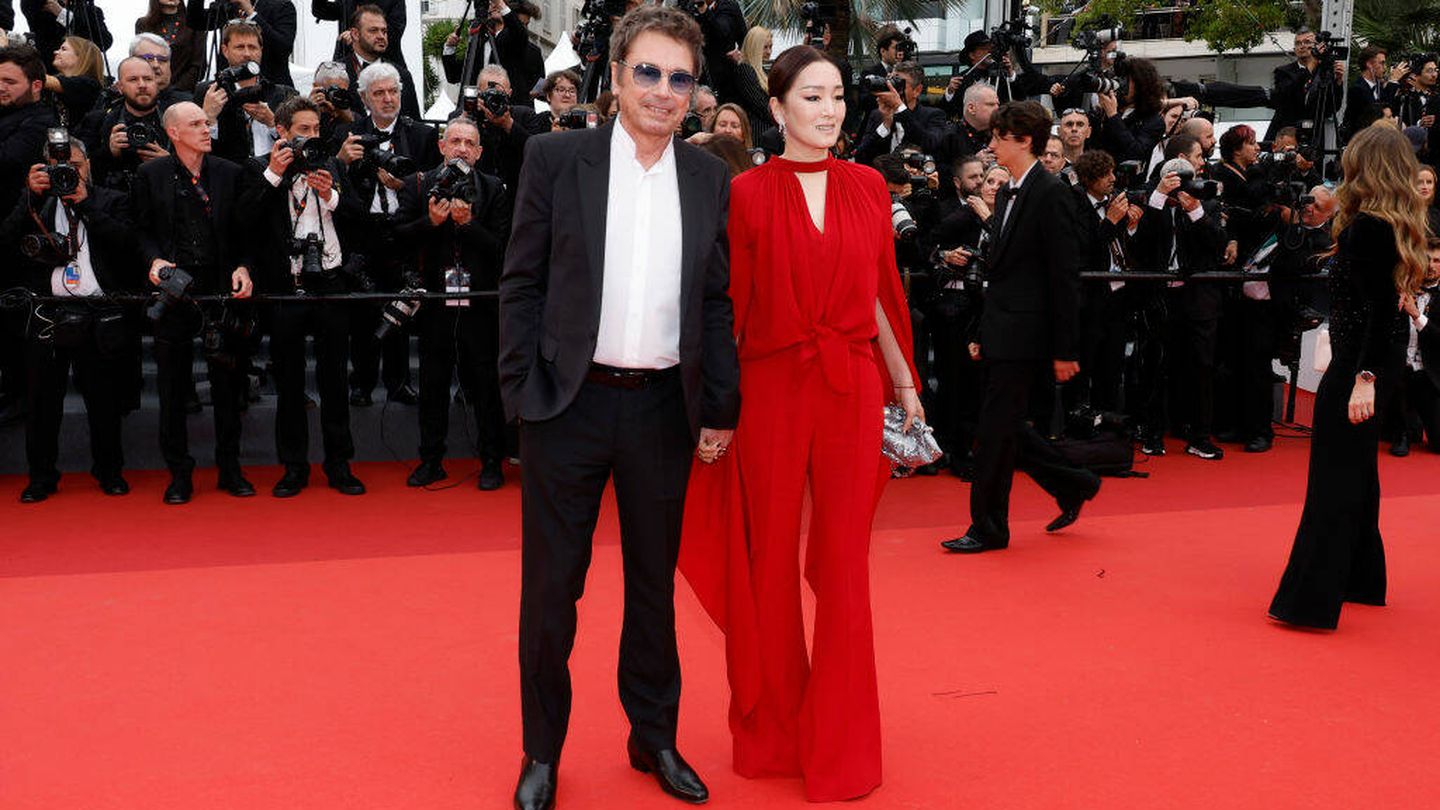 Gong Li y Jean-Michael Jarre, en la alfombra roja del Festival de Cannes. (Getty Images)