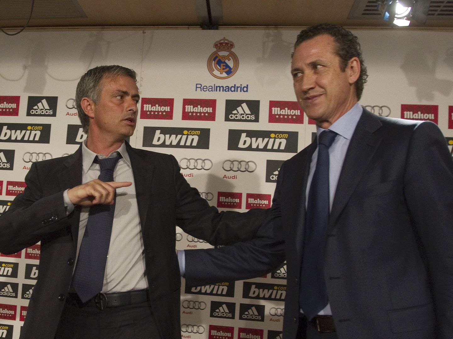 Mourinho y Valdano, durante la etapa en la que coincidieron en el Real Madrid. (EFE)