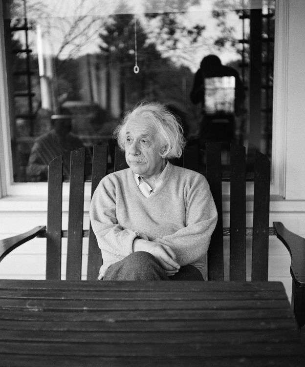 Foto: Albert Einstein en su casa de Princeton, Nueva Jersey, en 1951. (Getty/Ernst Haas)