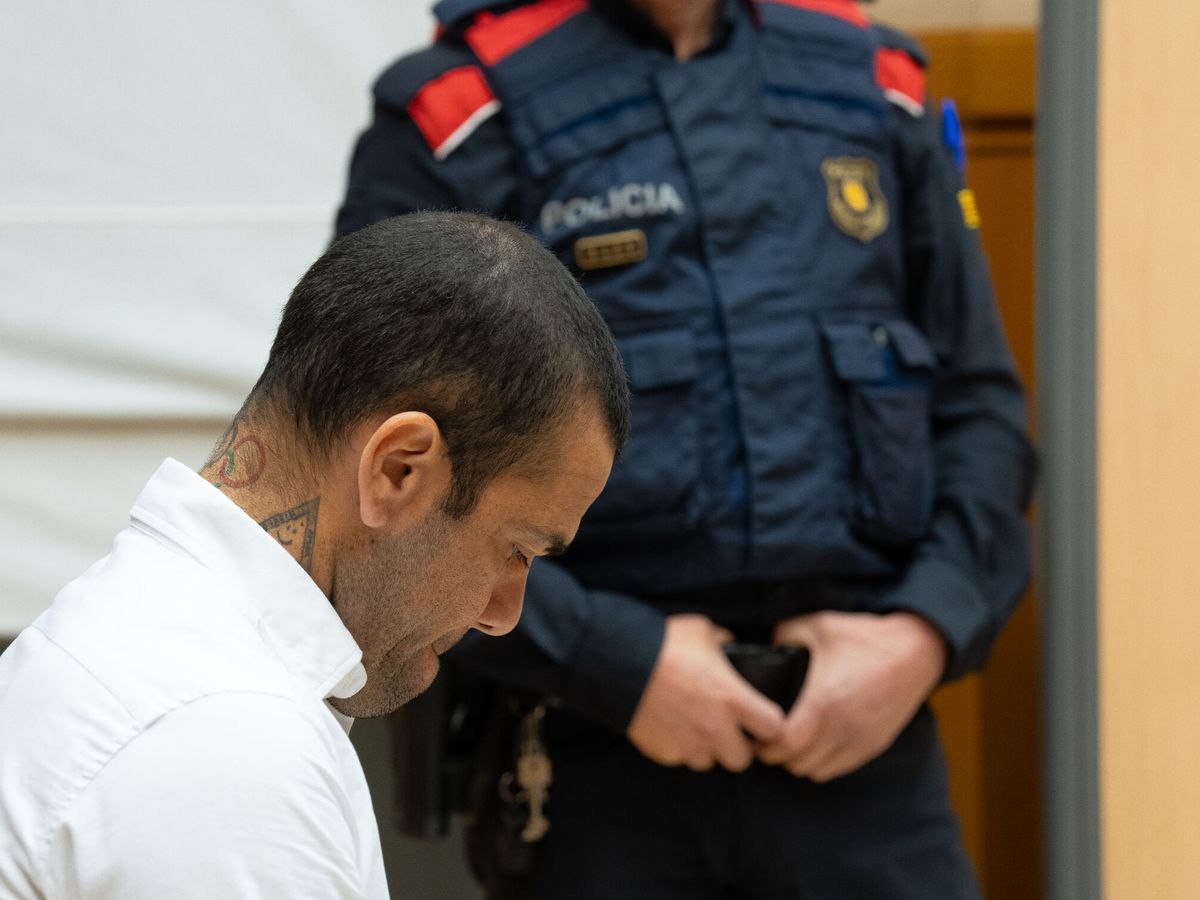 Foto: El exfutbolista Dani Alves, durante el juicio. (Europa Press/Pool/D. Zorrakino)