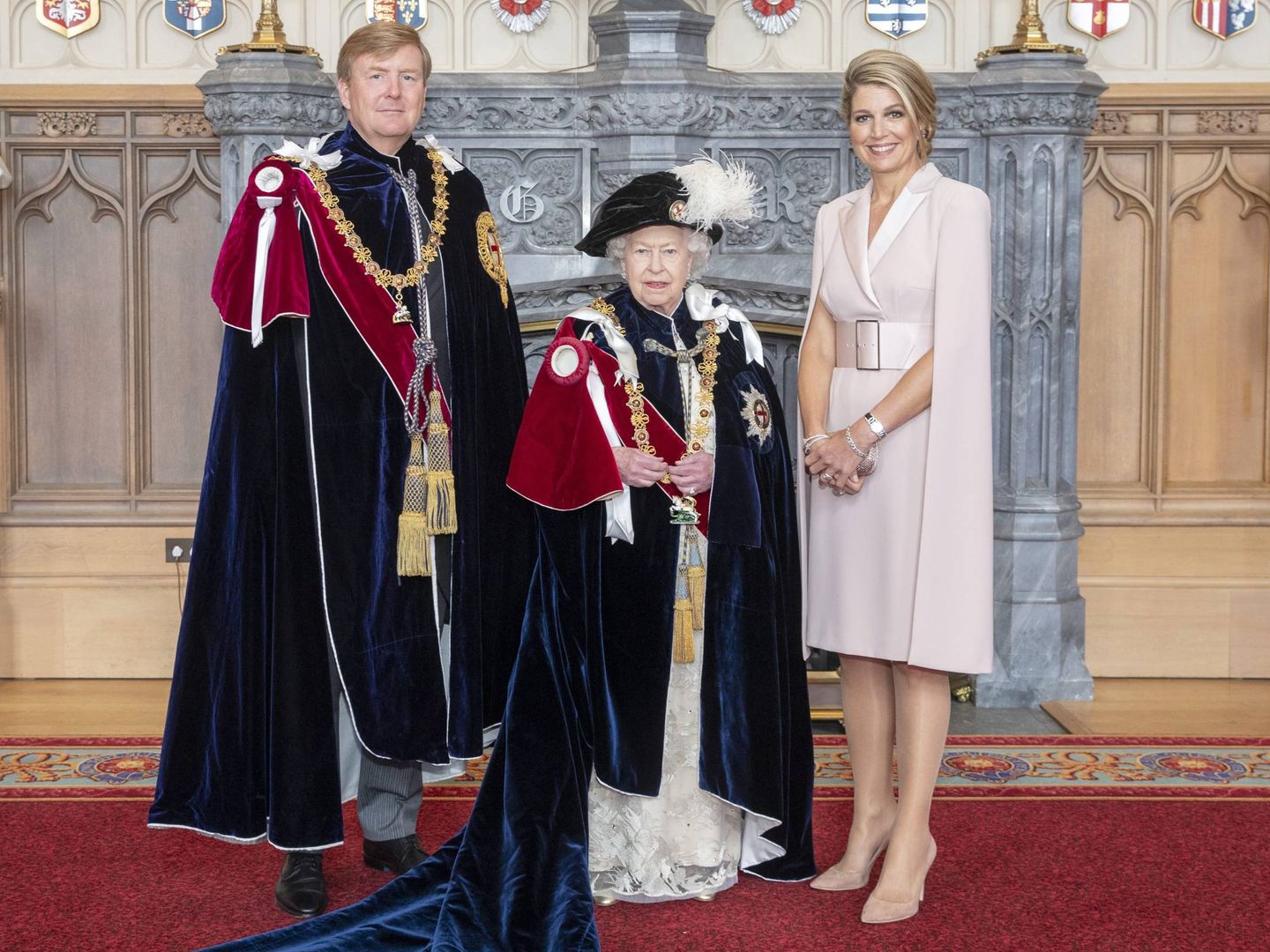 Los reyes de Holanda posan con la reina Isabel II. (Efe)