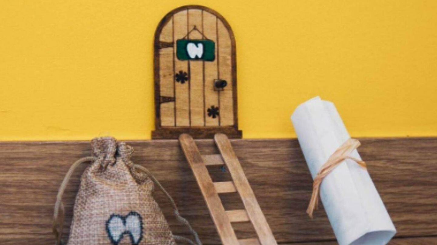 Puerta mágica y vinilo del ratoncito Pérez para pintar y personalizar con  escalera de madera.