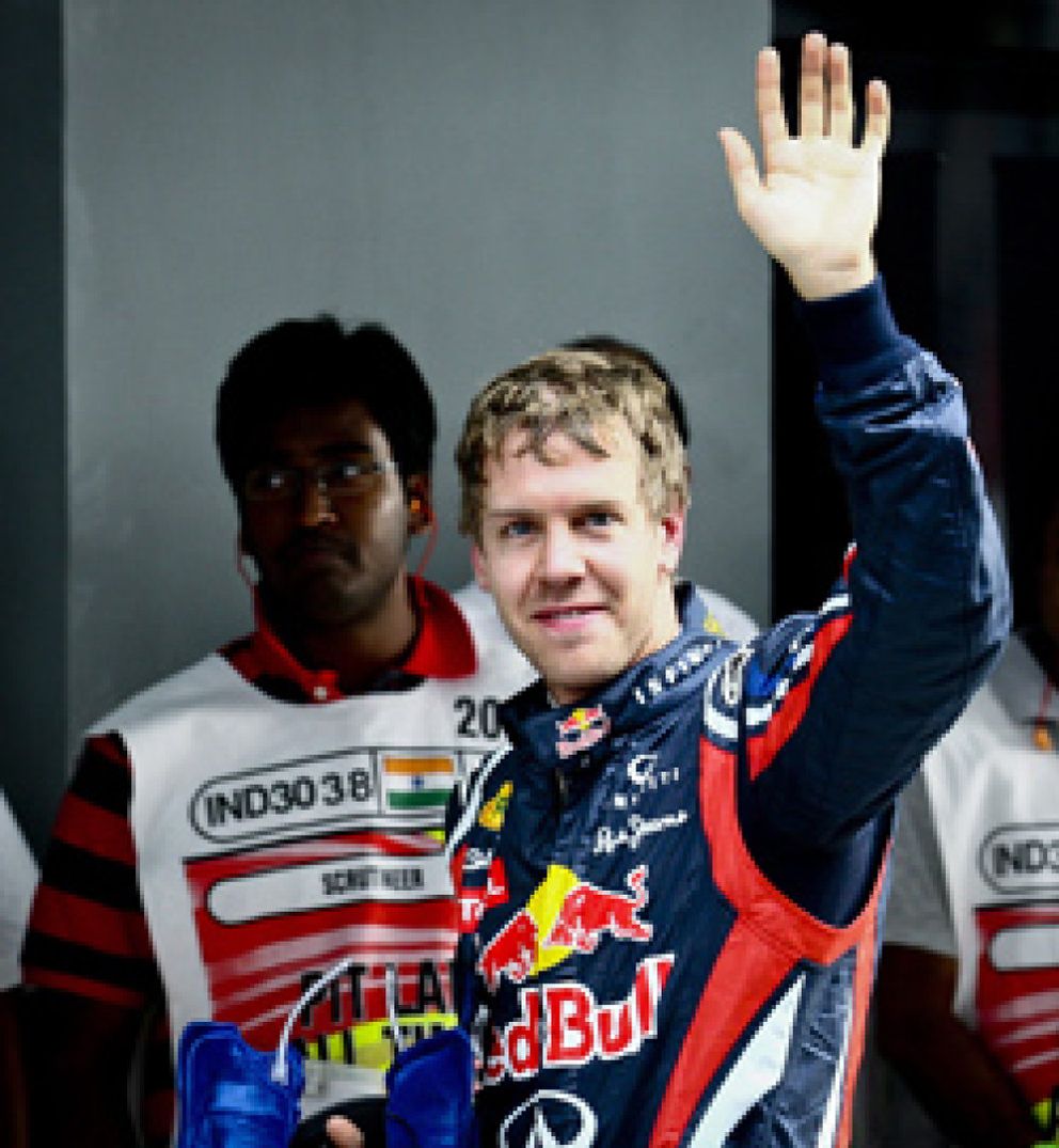Foto: Red Bull hace historia con la 'pole' de Vettel en la India, donde Alonso saldrá tercero