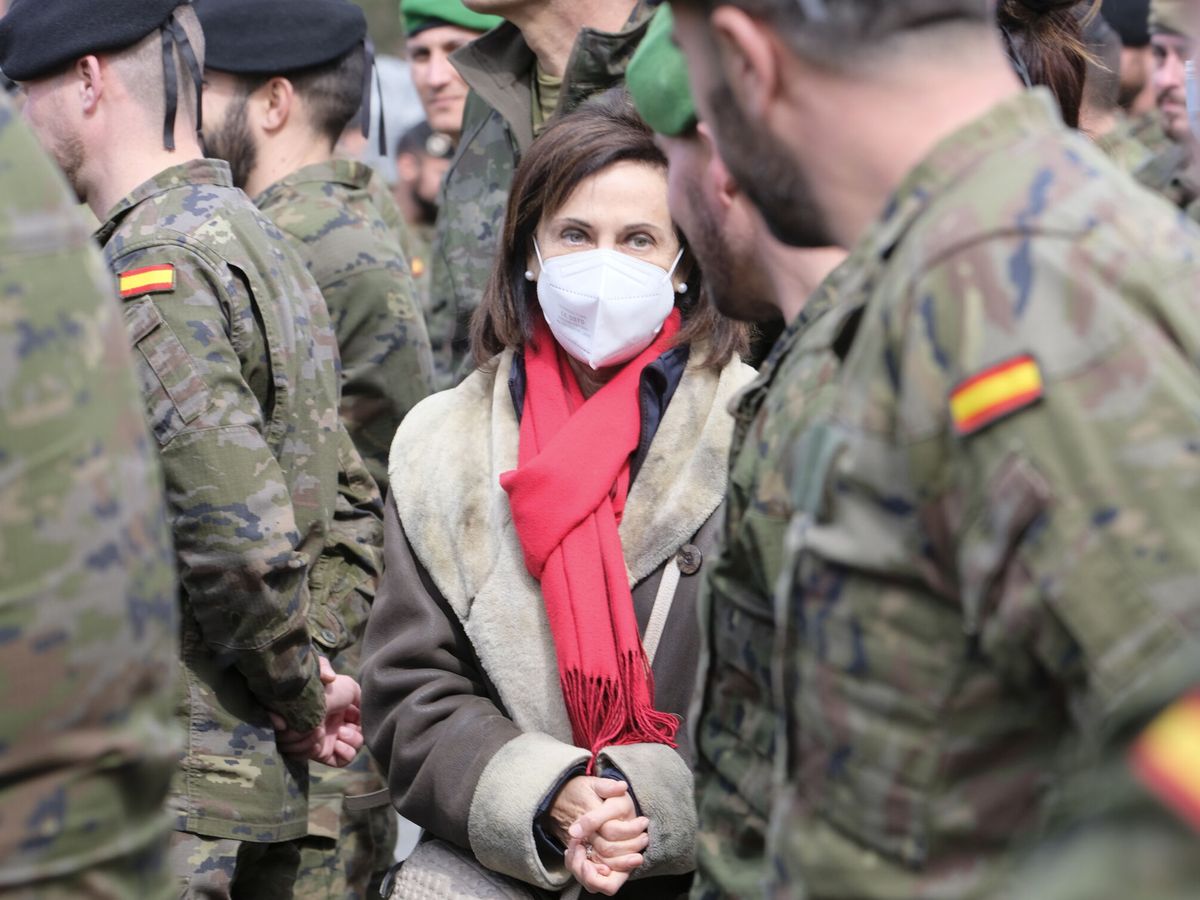 Foto: La Ministra de Defensa en España, Margarita Robles, visita la base militar de Adazi en Letonia. (EFE/Valda Kalnina)