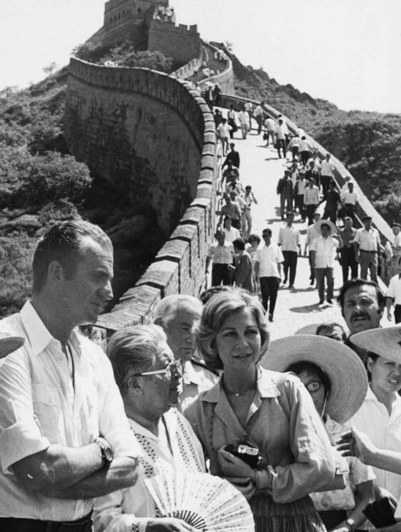 Los reyes Juan Carlos y Sofía, en un viaje a China en 1978. (Getty)
