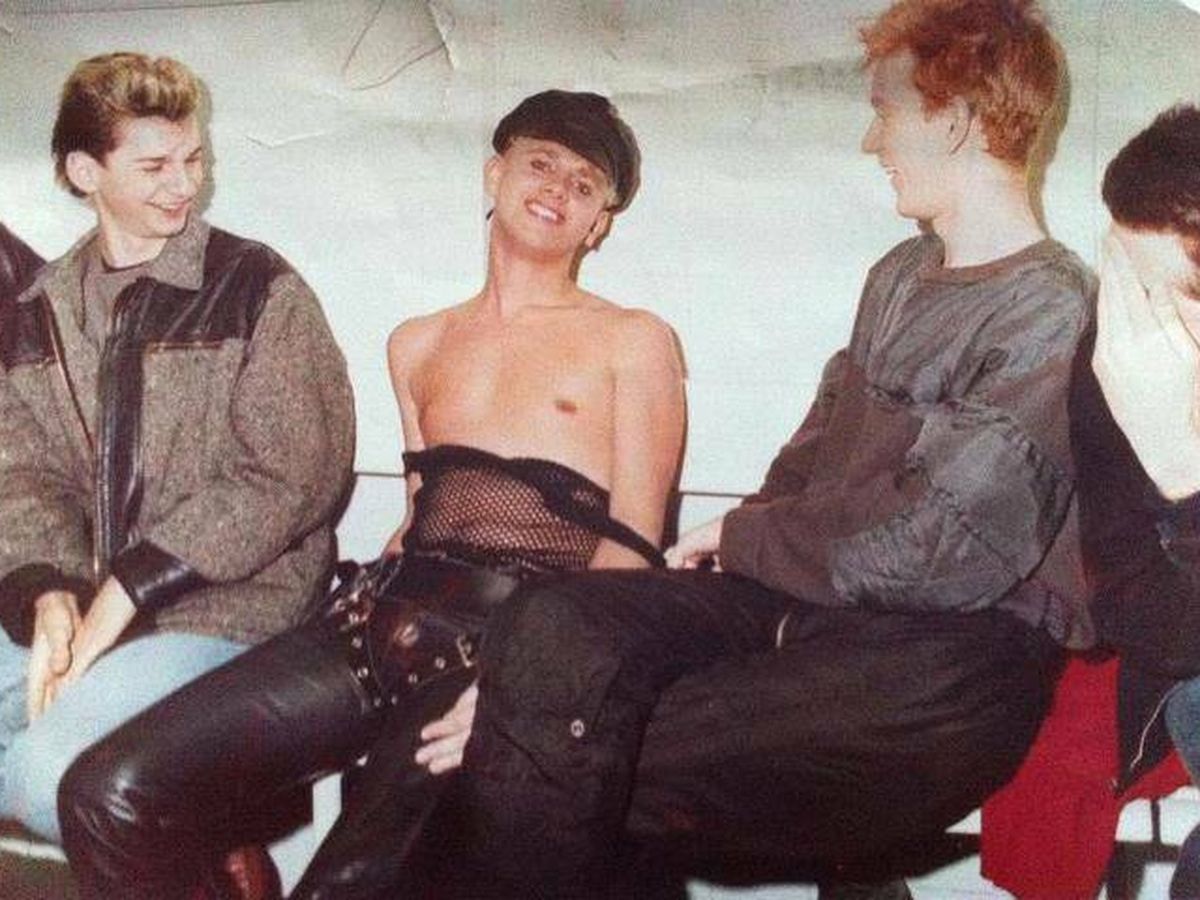 Foto: Depeche Mode en el camerino de Pachá Valencia, en 1984. (Santi Viana)