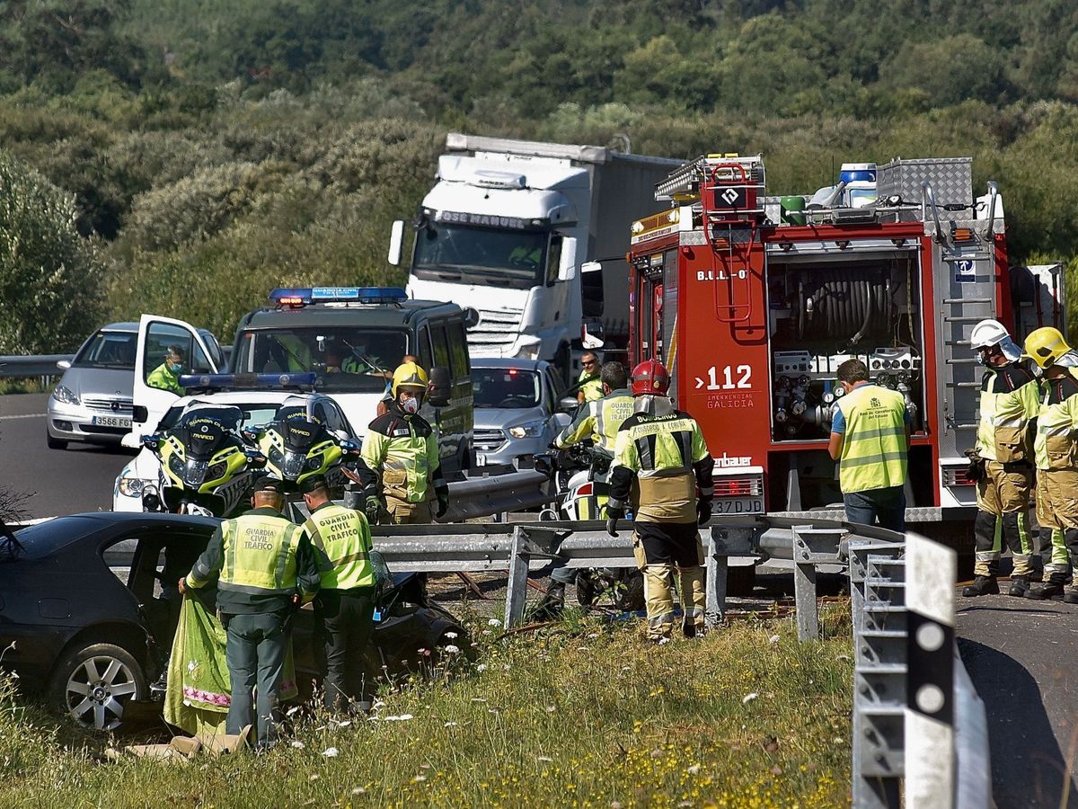 Foto: Vista de un accidente de tráfico en A Coruña. (EFE/Cabalar)