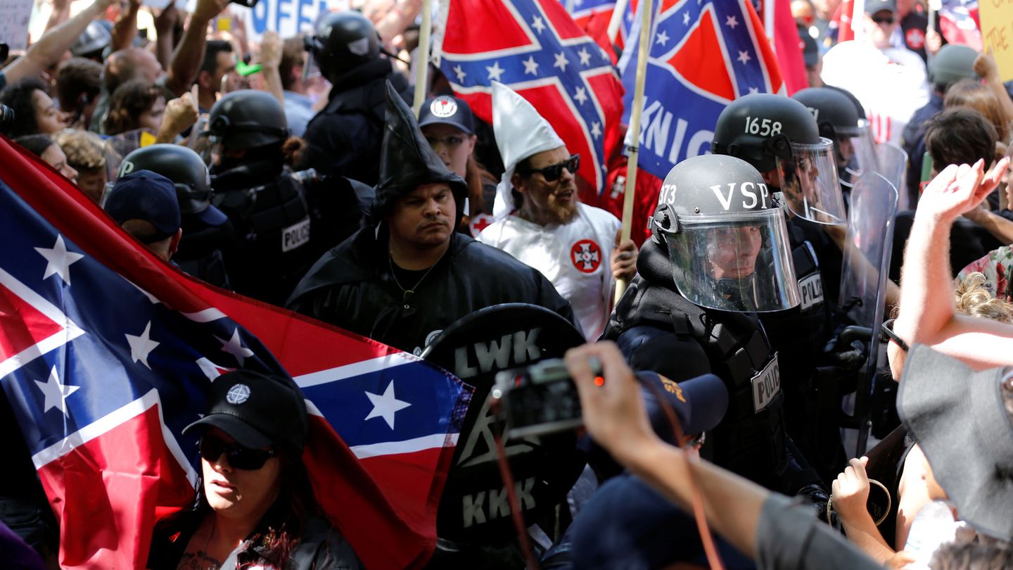 Miembros del Ku Klux Klan en Charlottesville, verano de 2017. (Reuters)