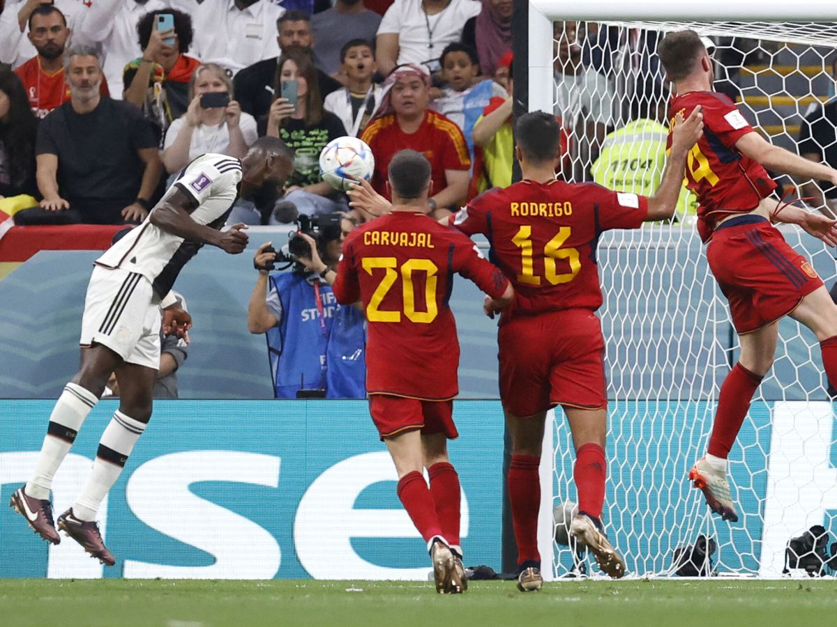 Foto: Rüdiger, rematando a placer ante España. (EFE/Esteban Biba)