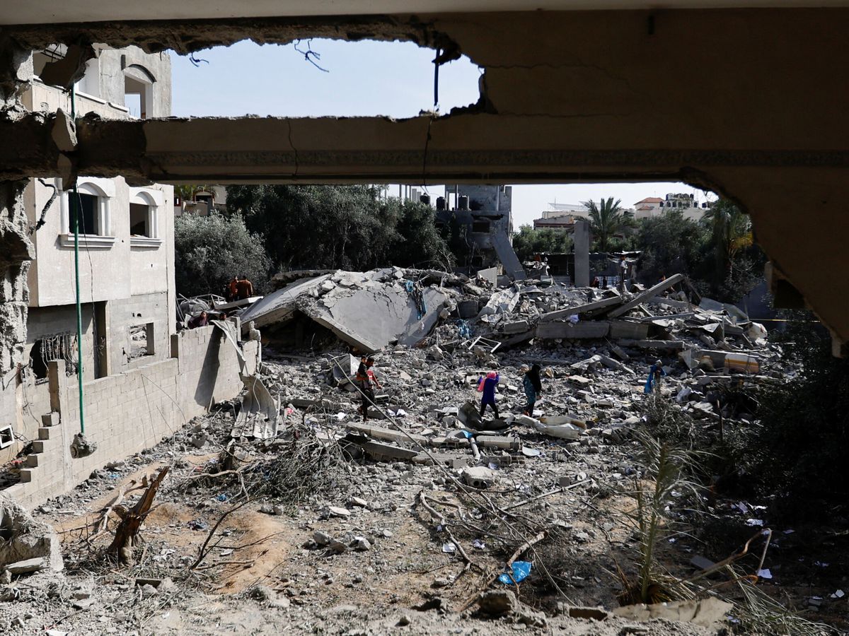 Foto: Un edificio atacado en los bombardeos entre Israel y Gaza. (Reuters/Ibraheem Abu Mustafa)