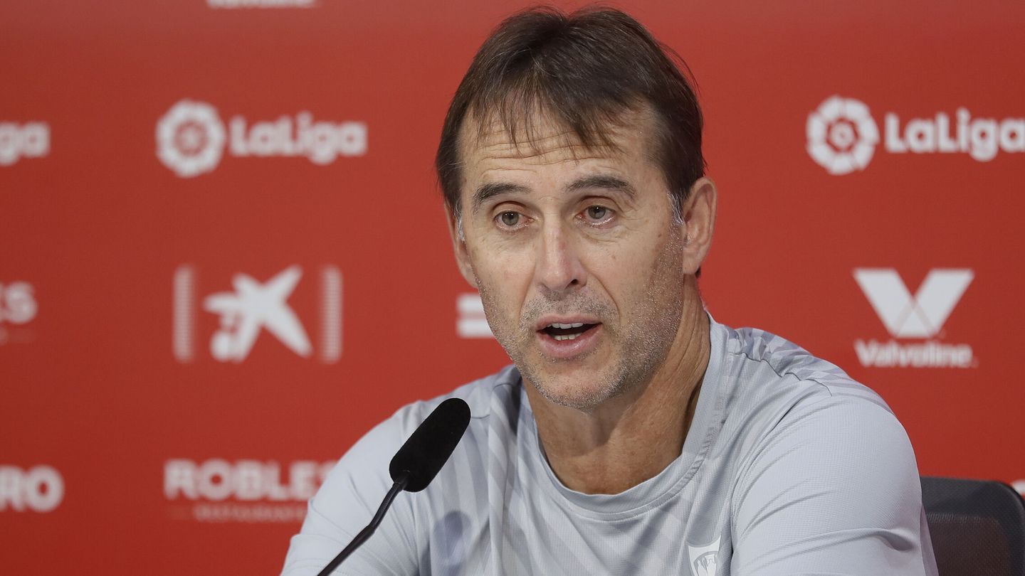 Lopetegui atraviesa su peor momento desde que es entrenador del Sevilla. (EFE/José Manuel Vidal)