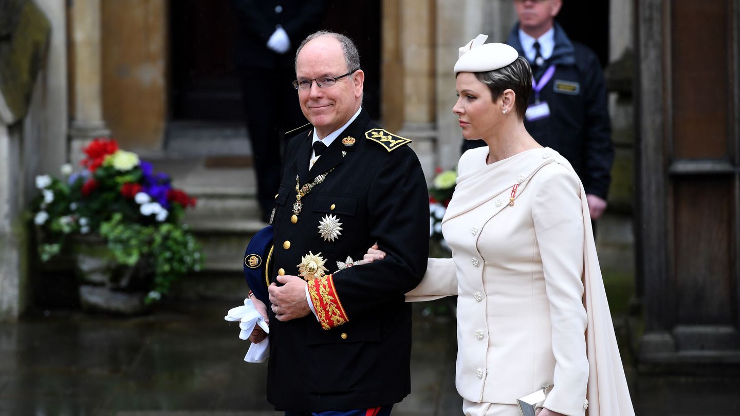 Alberto y Charlène, en la coronación de Carlos III. (Reuters)