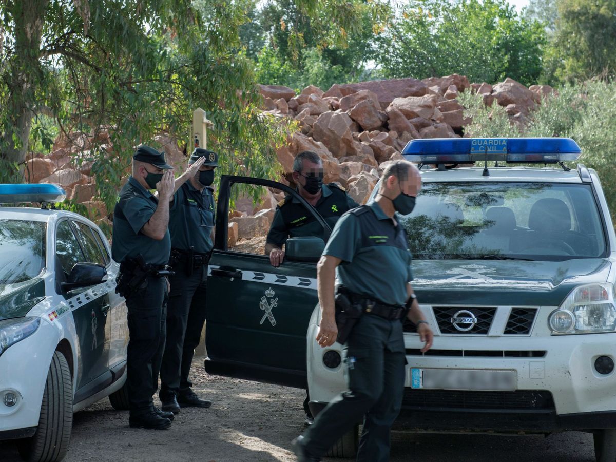 Foto: Imagen de archivo de una intervención de la Guardia Civil en Jaén. (EFE/José Manuel Pedrosa)