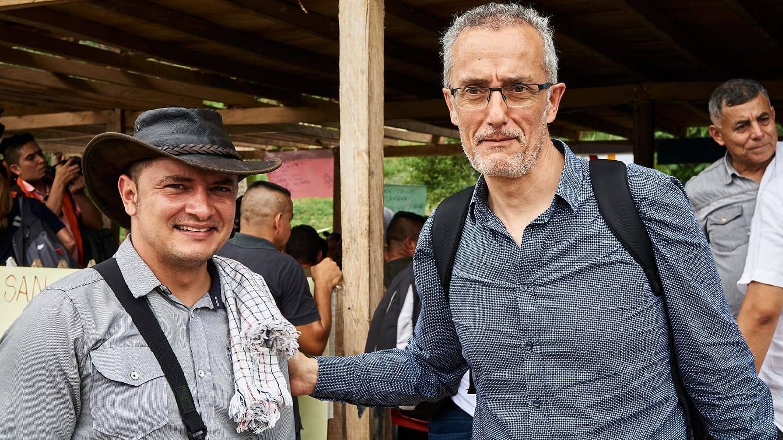 Foto: Carlos Barandiaran, a la izquierda, junto a Luis Camilo Londoño, secretario de ECOMUN, en Colombia. (EC)