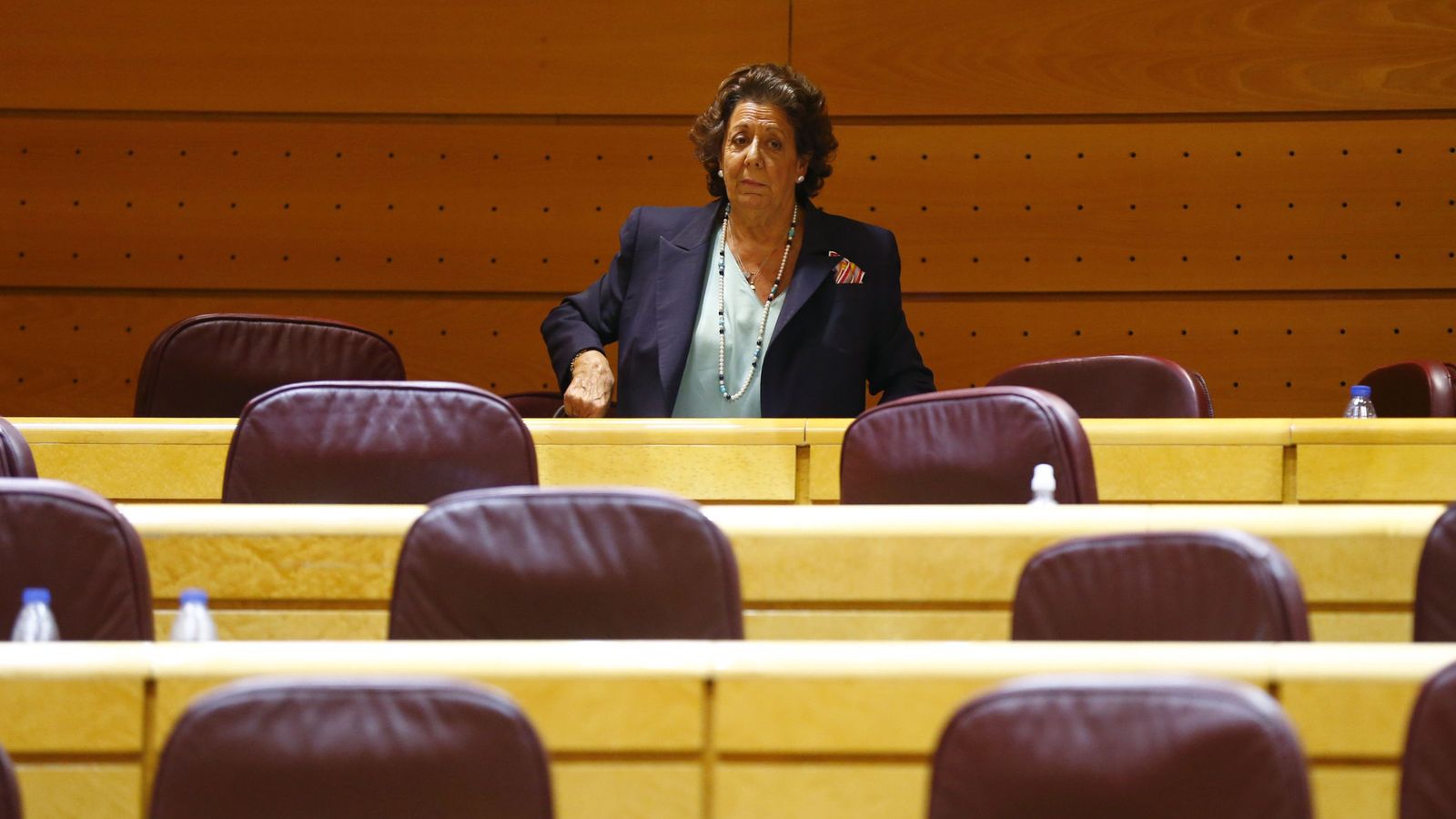 Foto: Barberá, en el primer pleno del Senado en su escaño del Grupo Mixto. (EFE)