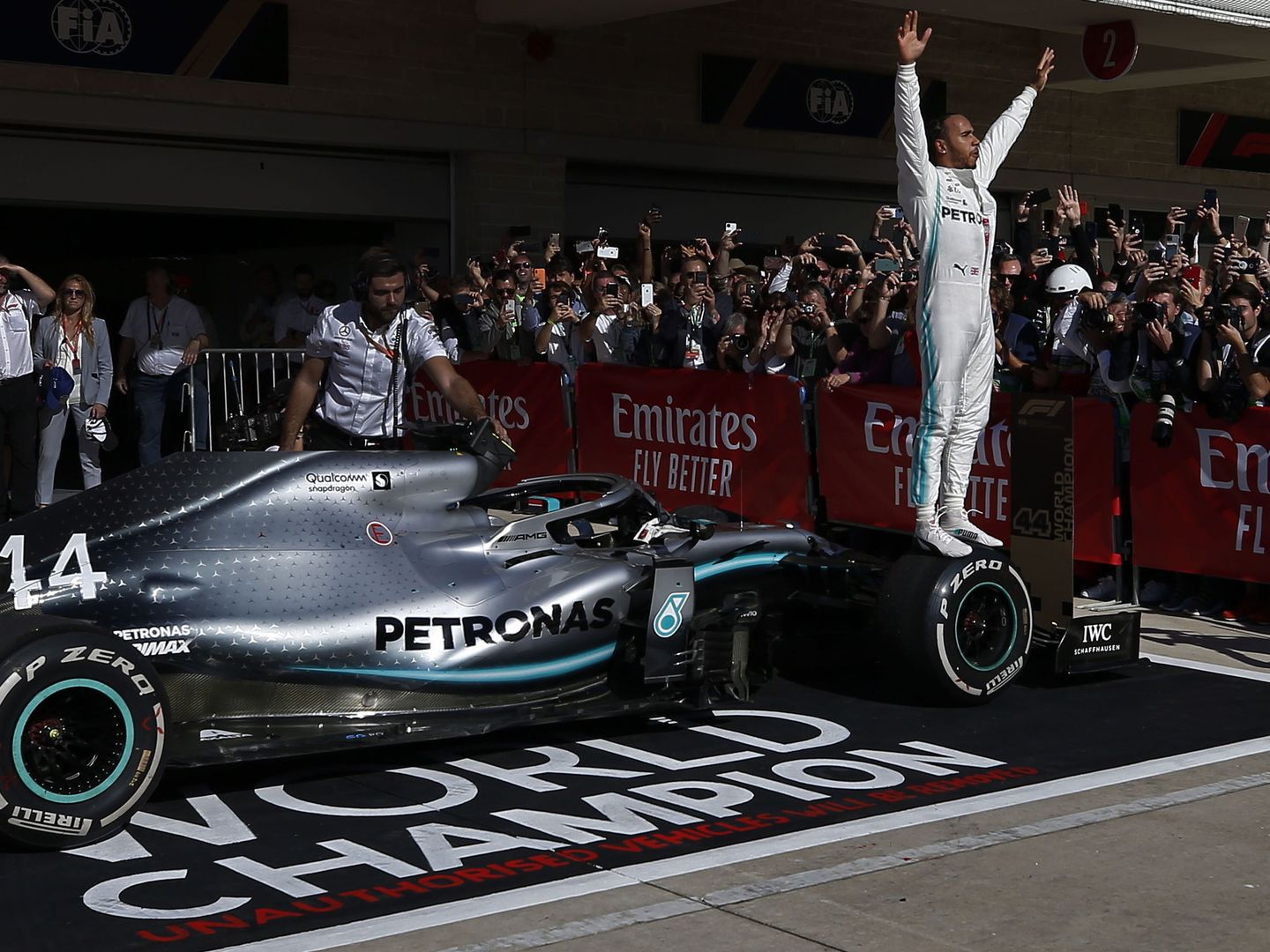 Lewis Hamilton celebró su sexto título en Estados Unidos. (EFE)