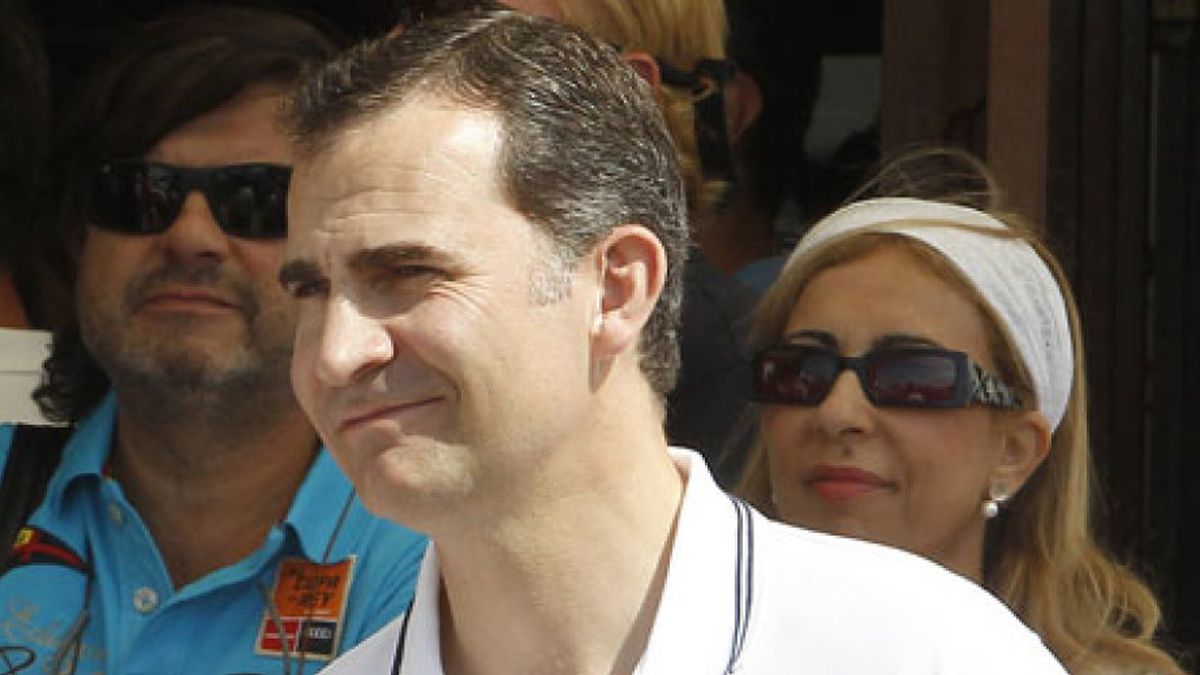 El príncipe Felipe llega a Mallorca con sus hijas pero sin Letizia