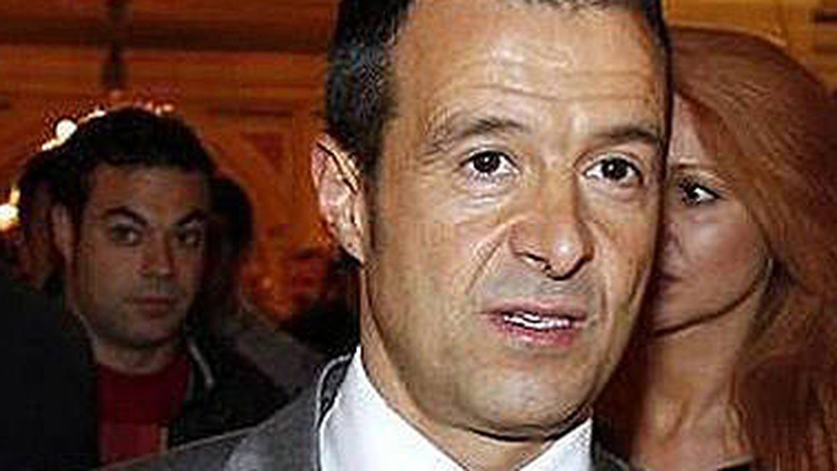 Jorge Mendes controlará por completo los fichajes y las ventas del Valencia de Lim
