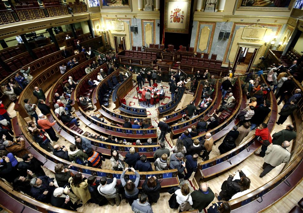 Foto: Vista general del pleno del Congreso de los Diputados. (EFE)