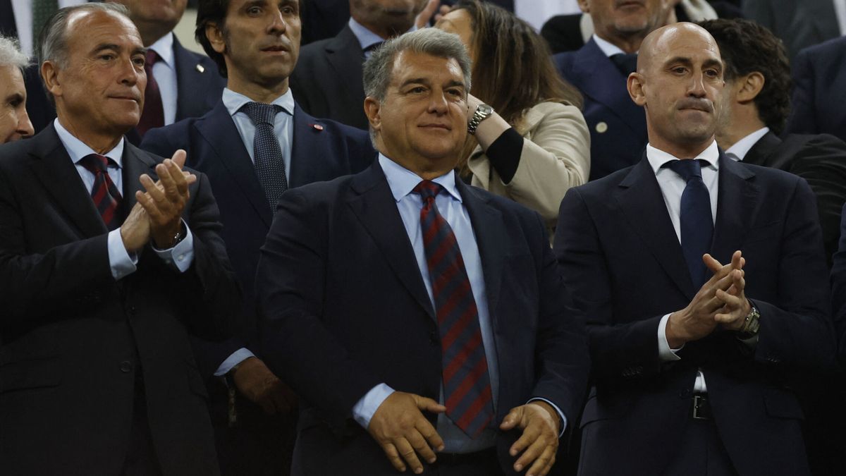 Los bonistas que financian el nuevo Camp Nou se blindan ante el "caso Negreira"
