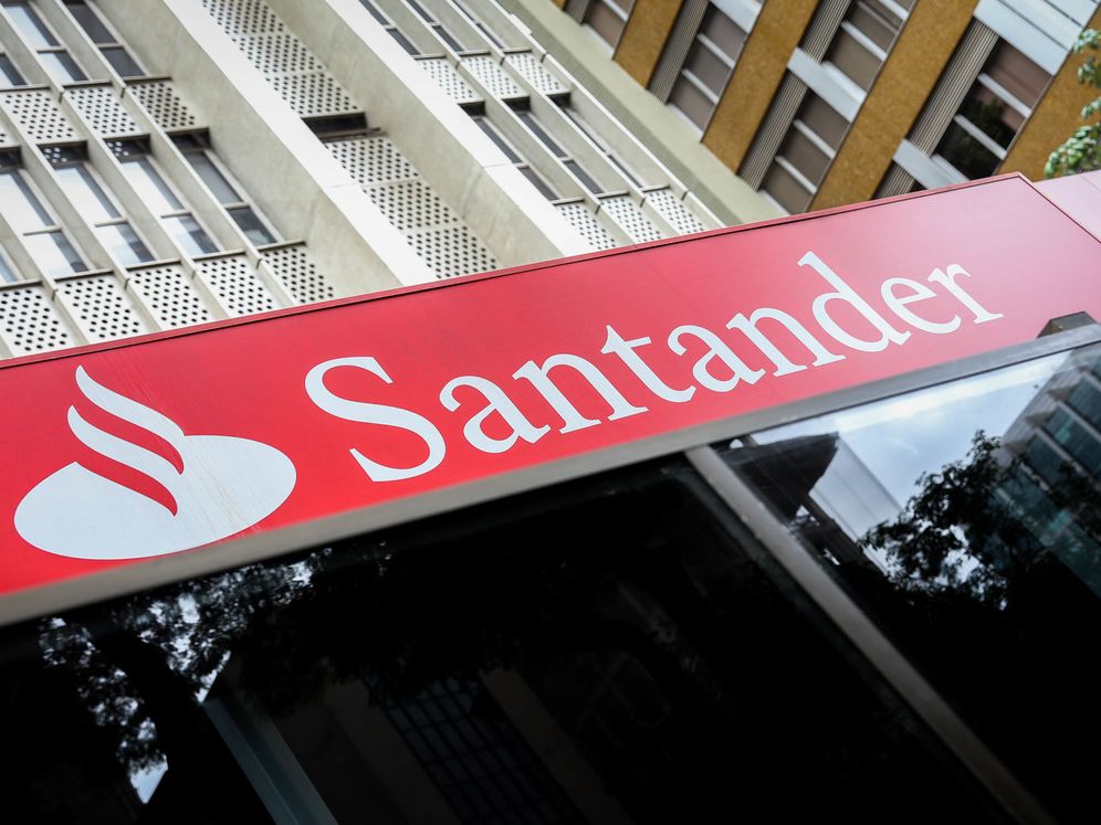 Foto: Imagen de una sucursal de Banco Santander. (EFE)