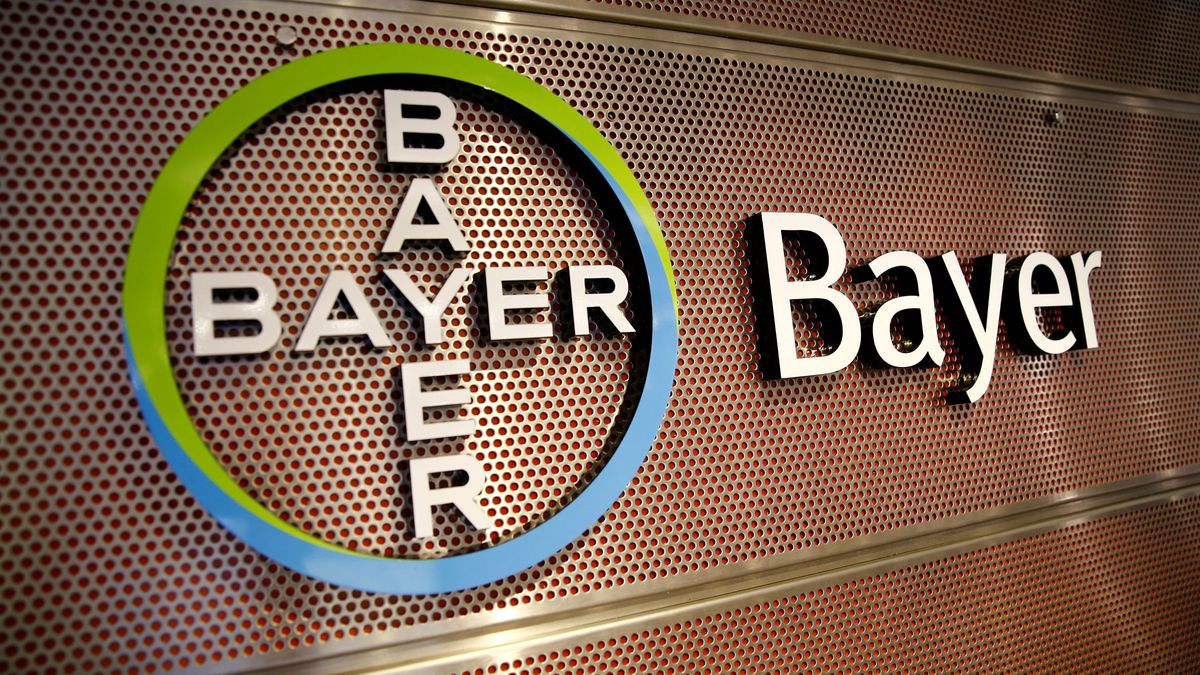 Bayer se dispara tras fichar un abogado 'top' para defenderse en la crisis de Monsanto