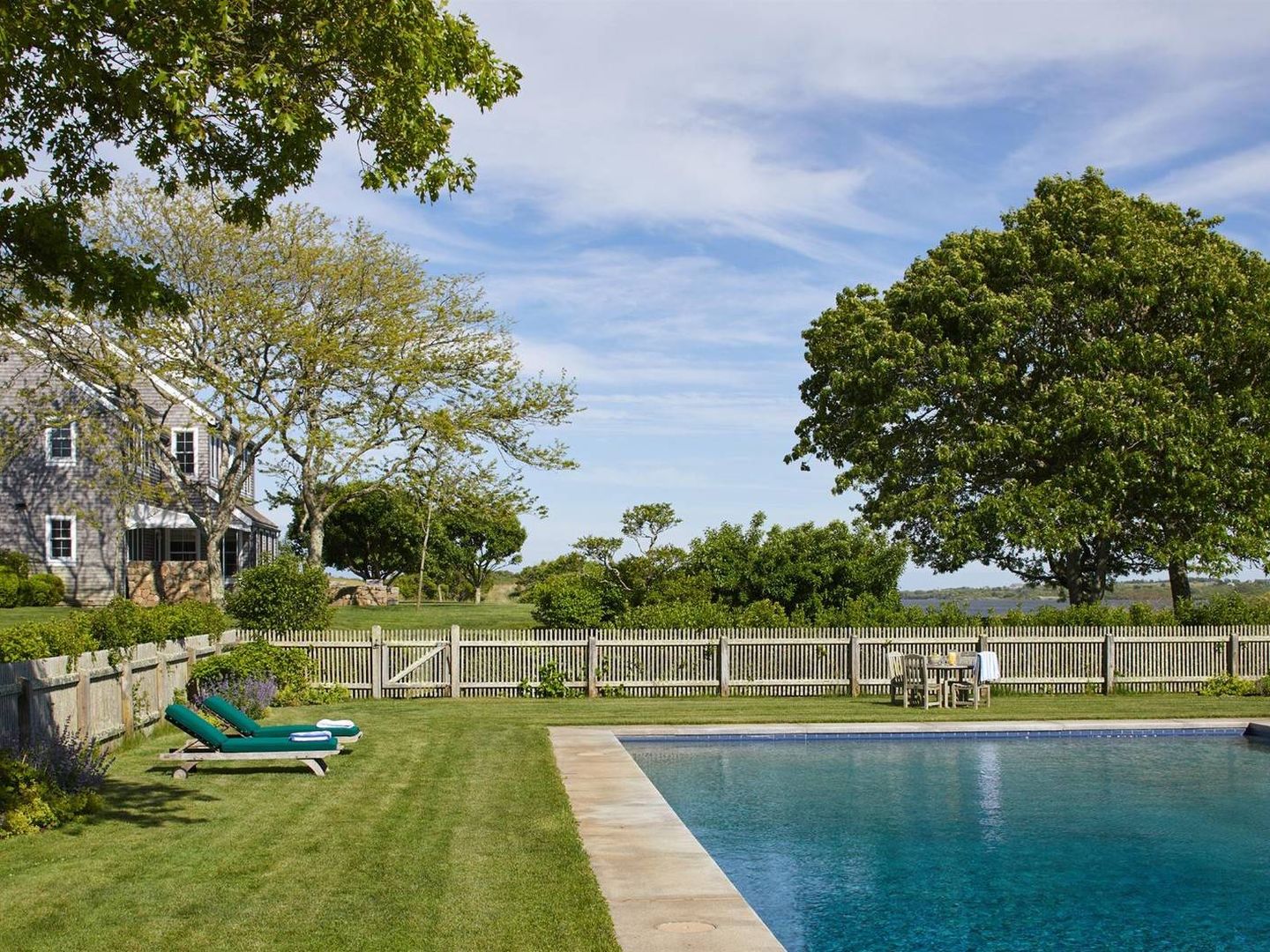 El jardín con piscina. (Christie's Real Estate)