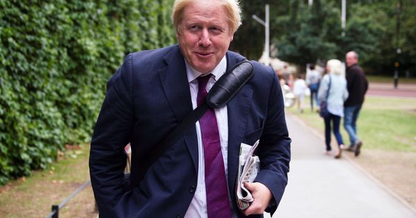 Foto:  El exministro de Exteriores conservador británico Boris Johnson pasea por el centro de Londres. (EFE)