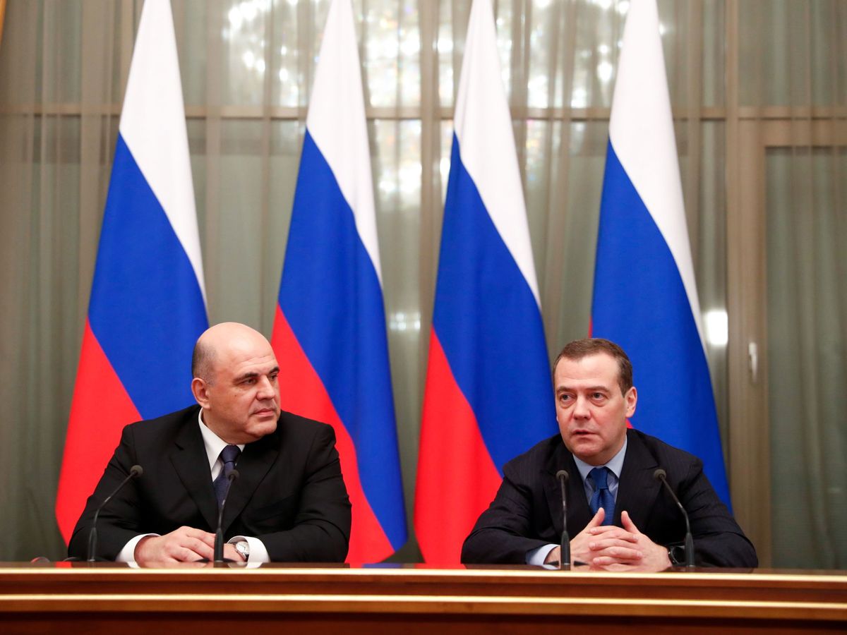 Foto: Mikhail Mishustin a la izquierda. (Reuters)