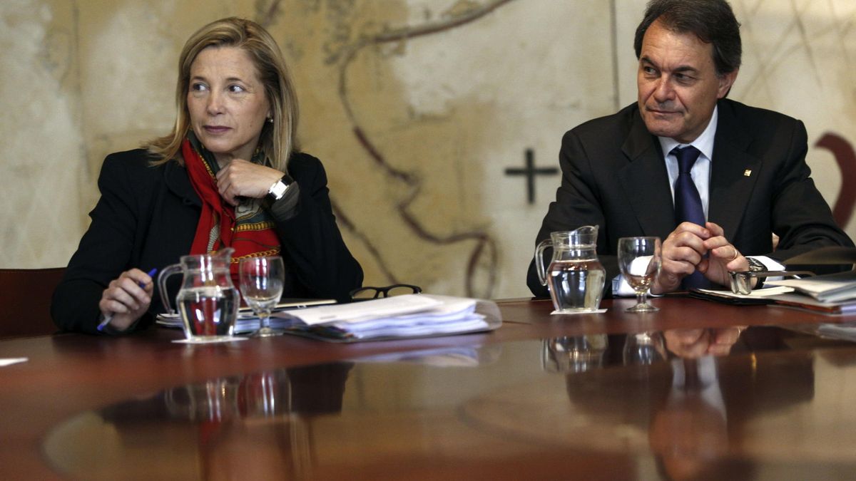 La vicepresidenta de la Generalitat termina la carrera… tras 29 años estudiando