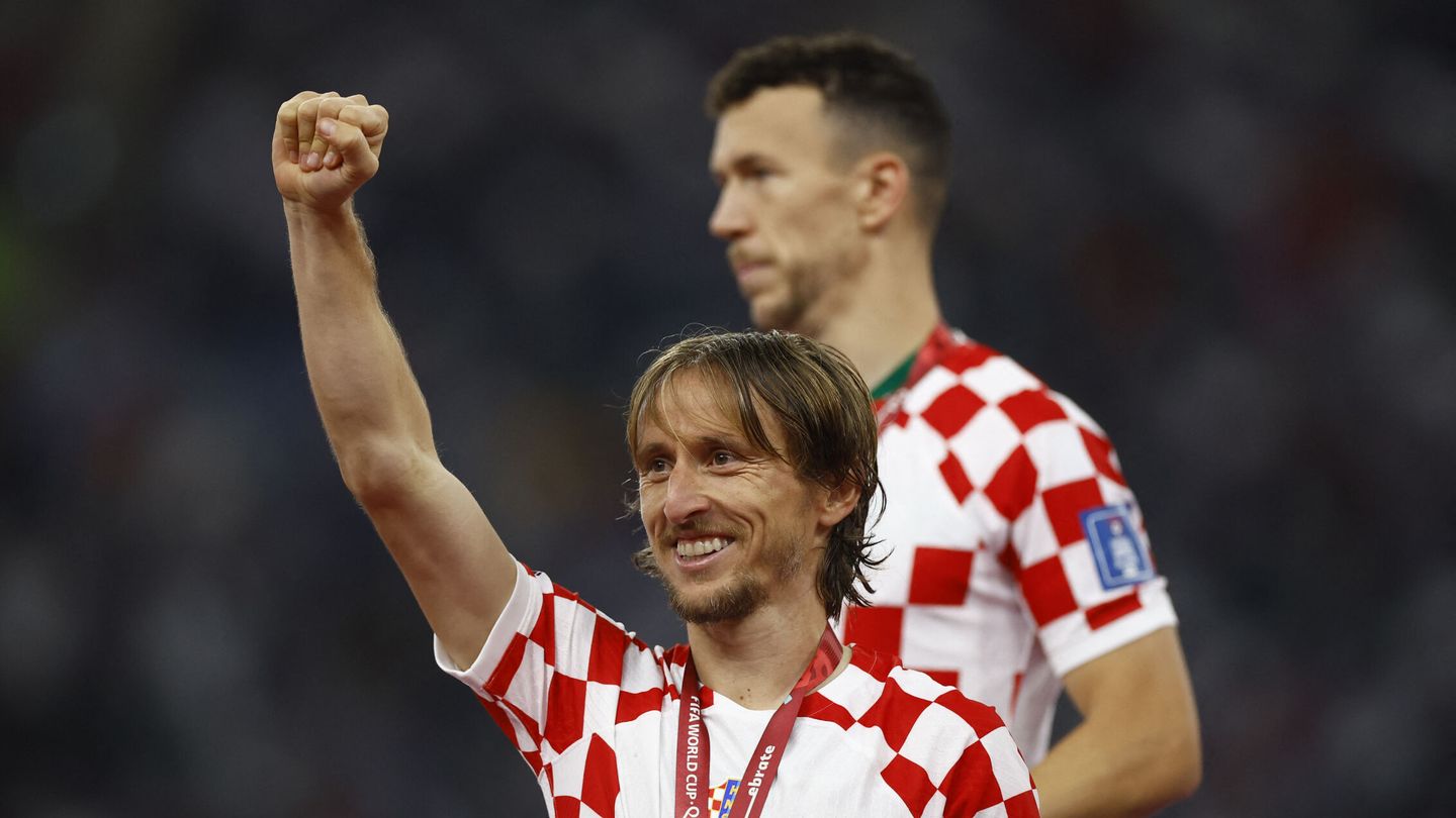Modric celebra el tercer puesto. (Reuters/Albert Gea)
