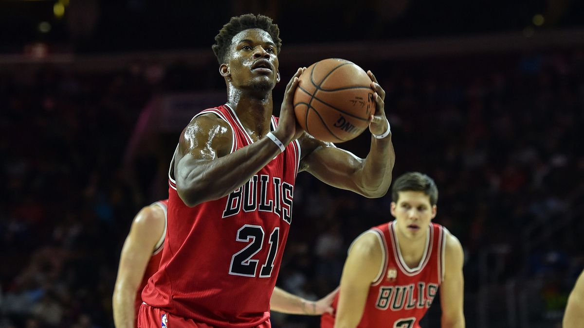 Butler emula a Jordan para, con 53 puntos, romper la racha negativa de los Bulls