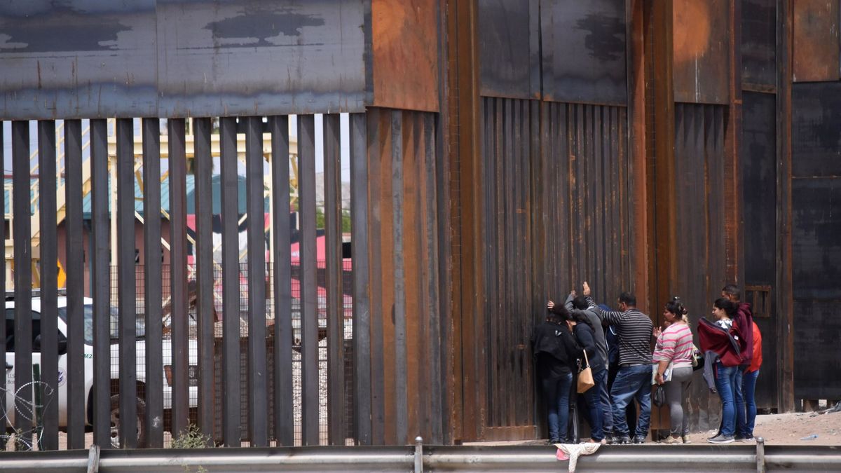 EEUU cierra la frontera con México para los viajes "no esenciales"